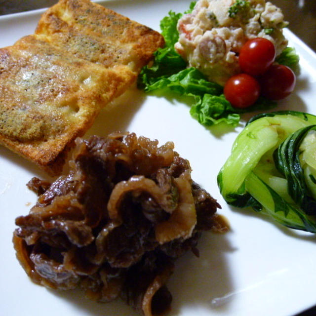牛肉のしぐれ煮とチーズ羽根ギョーザのワンプレートで夕飯（２日分）