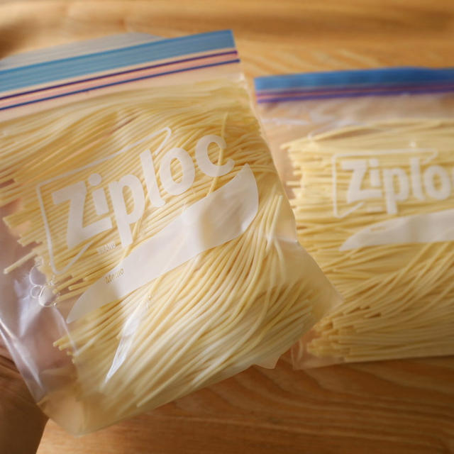 究極の冷凍作り置きレシピ。ゆで時間が1分になる冷凍水漬けパスタがタイパ良すぎる