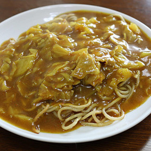 ジャンクな旨さ？「中華風カレーあんかけ焼きそば」