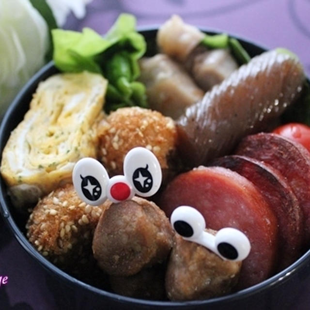 朝焼けの美しさに魅了されながら、DK君のお弁当～♪