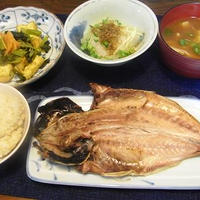 小松菜と厚揚げのカレー炒め＆悪が勝つ(・・?