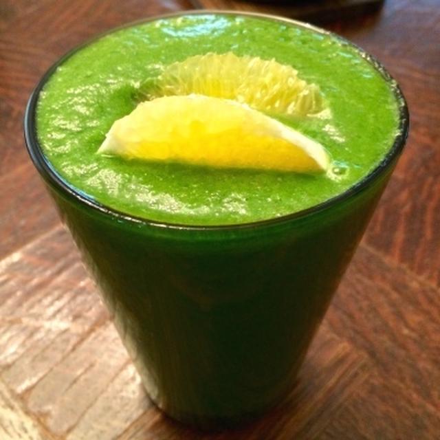 ロメインレタスと甘夏のグリーンスムージー