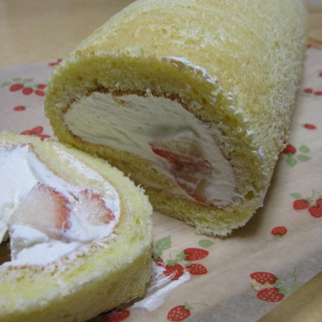 苺のロールケーキはいかが？