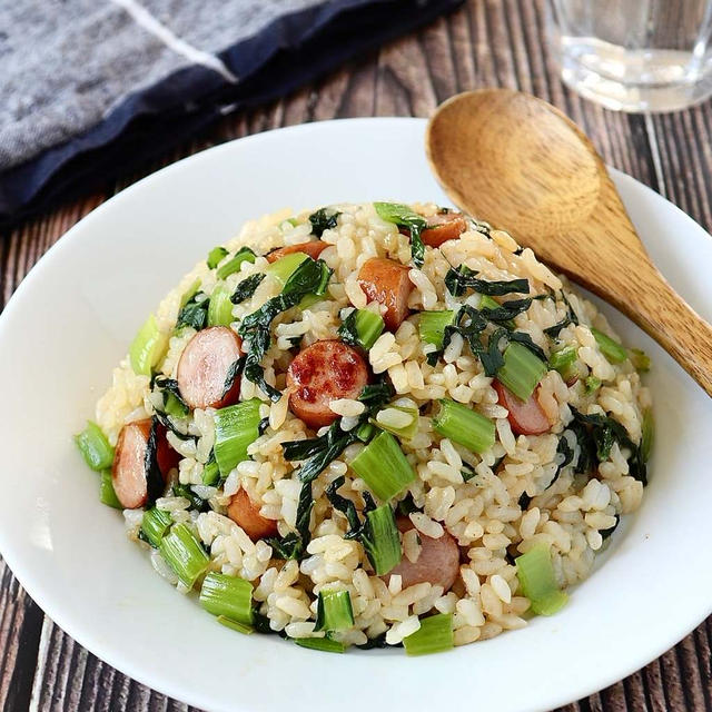 卵がなくたって〇〇でパラパラに！『小松菜チャーハン』準備は万端です！