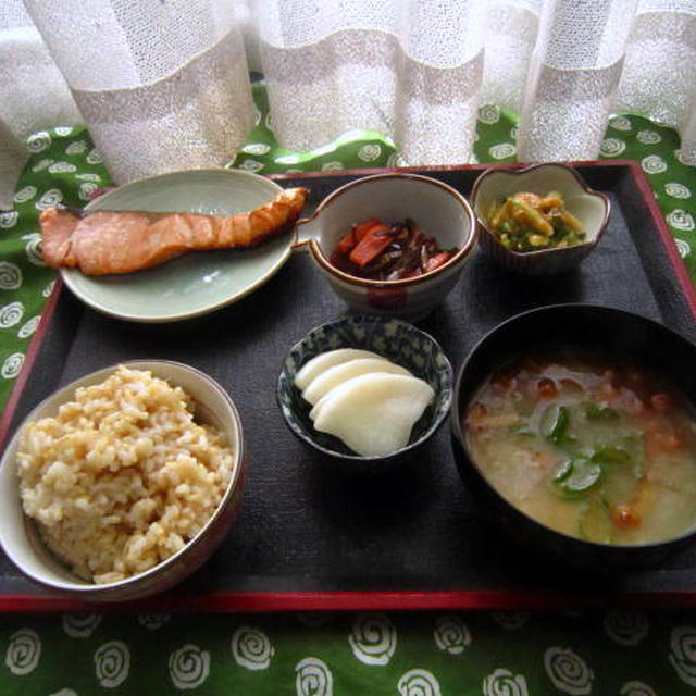 朝ごはん　３月８日（火）