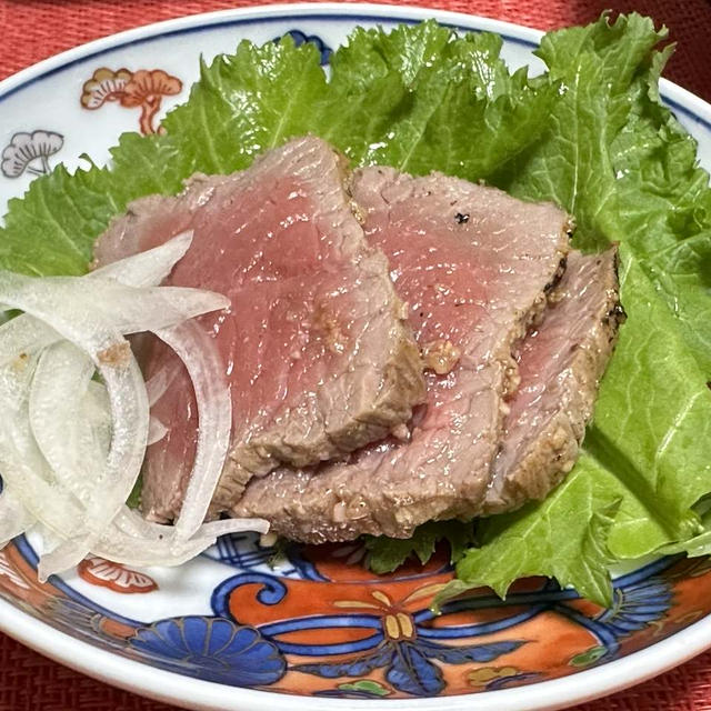 薬膳ってなぁに？今日は仕事運アップ肉料理がラッキー、牛肉のたたき風わさび菜添えで薬膳！