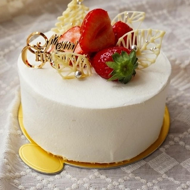 完熟苺のクリスマスケーキ　抹茶ロールケーキ