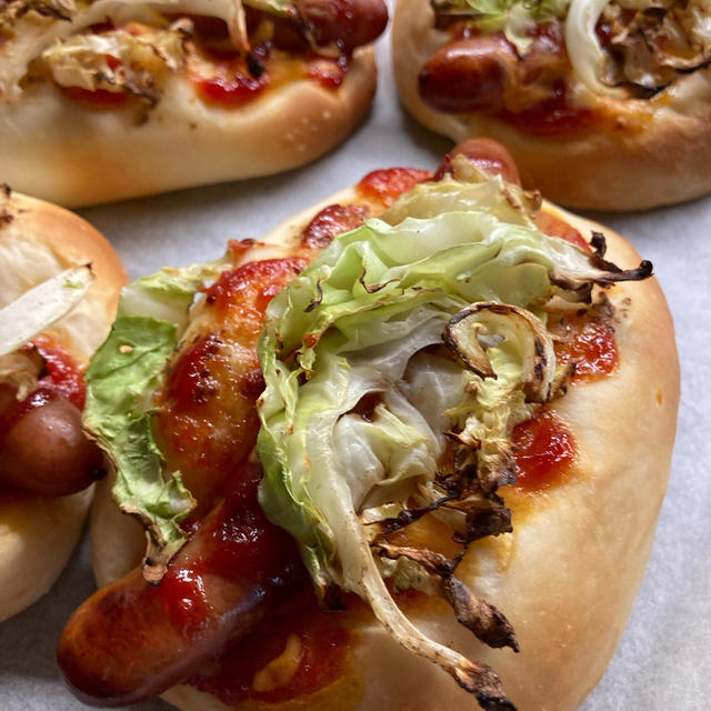 ロングウインナーとキャベツのパンと晩ご飯(唐揚げ)
