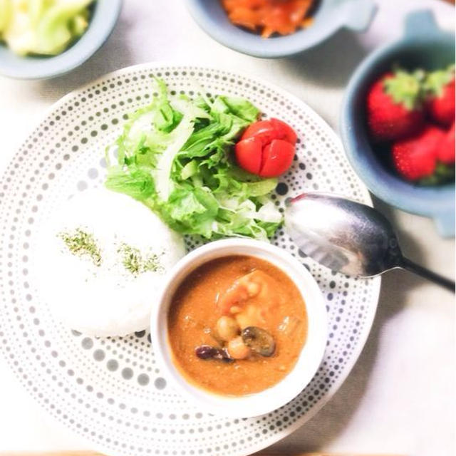 【 簡単・海老とお豆のカレー 】