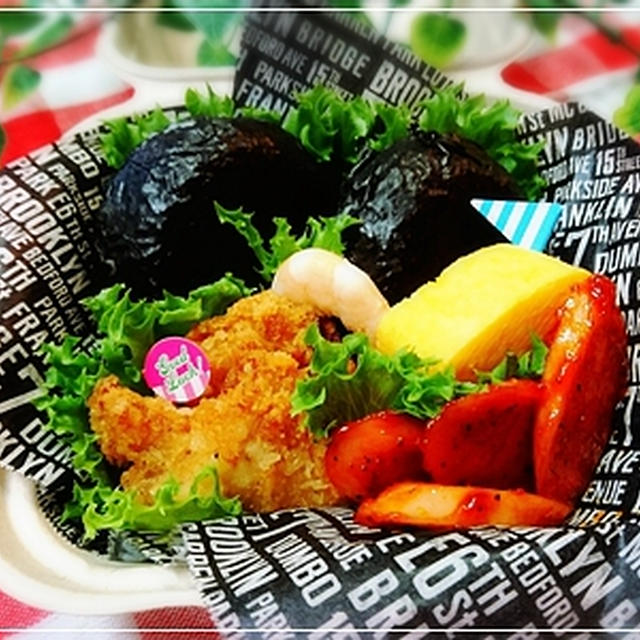 ピクニック気分で召し上がれ＊ダイソーのランチボックスでおにぎり弁当＊8/10のお弁当♪
