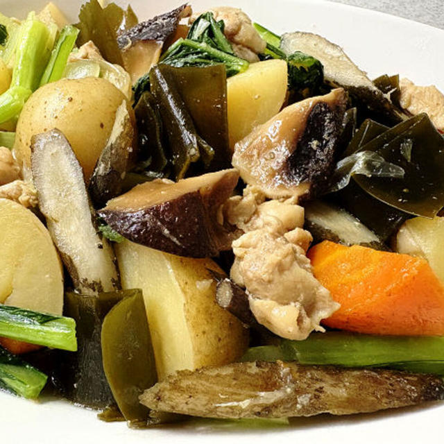 頂いた野菜で！鶏むね肉(皮多め)と野菜の煮物＆鶏ハムのサラダ♪