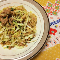ビールに合う‼︎豚コマとキャベツのピリ辛焼きそば