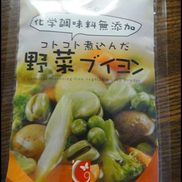 野菜ブイヨンＤＥレタスとトマトのスープ