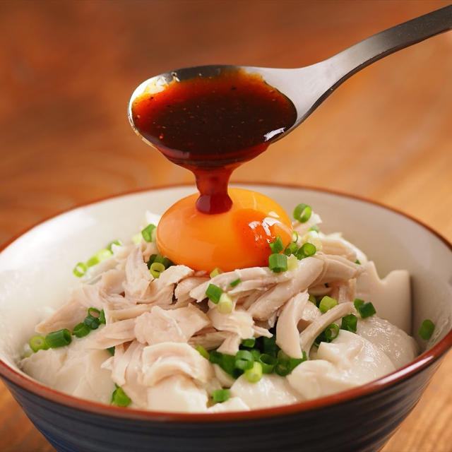 フーディストノート連載、鶏ささみとくずし豆腐のユッケだれ丼