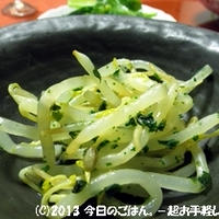混ぜ込みもやしナムル　丸美屋さんレシピです(^_-)-☆