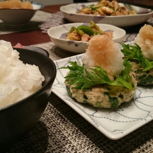 にらハンバーグと回鍋肉の夕食