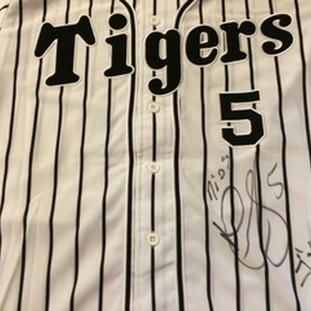 ゴメス選手直筆サイン入りユニフォームgetしました。