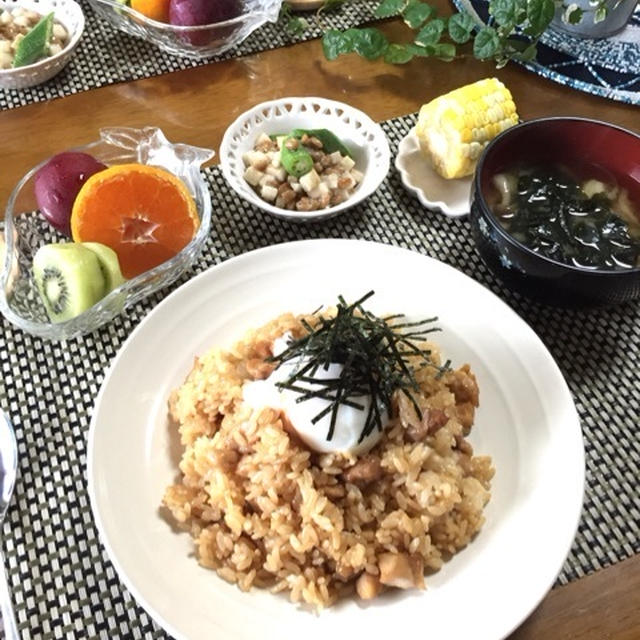 大人気な温玉鶏めしde朝ごはん♡
