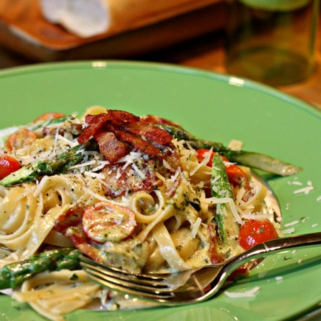 Fettuccine Boursin Pesto Sauce with Bacon & Asparagus