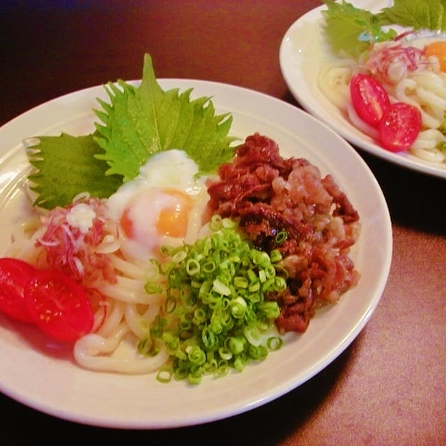 冷やし肉玉うどん