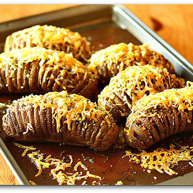 Garlic Cheese Hasselback Potato