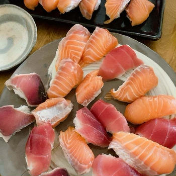 父の日、パパのお寿司屋さんごっこ