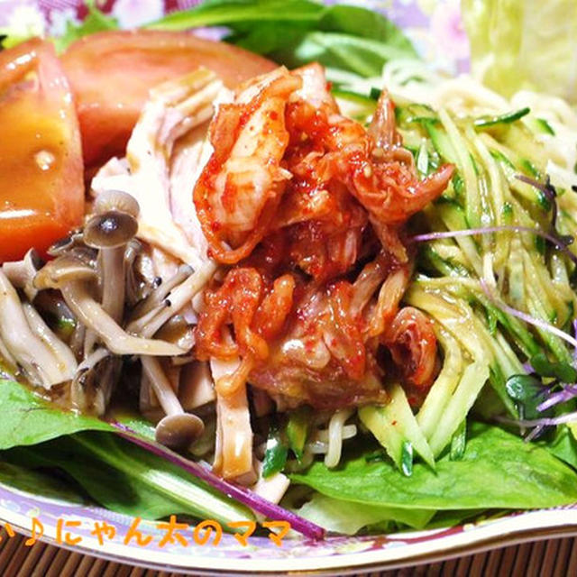 ①安心安全が一番！「美味安心」で美味しい毎日楽しもう♪＜【こだわりキムチ】で！サラダ冷やしラーメン＞と、まん丸ミィーちゃん