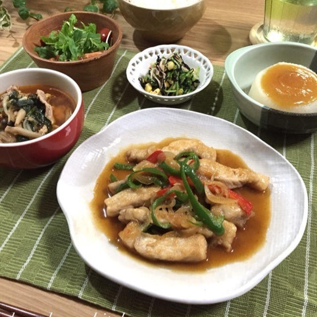 野菜がたっぷり食べられるよぉ〜豚肉の甘酢炒め♪…指がっっ手がっっ