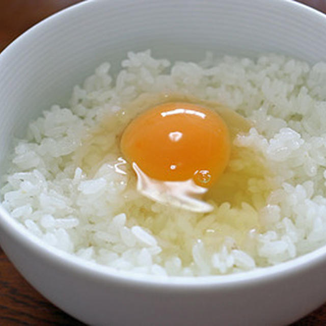 精米したての炊きたて新米で「玉子かけごはん」