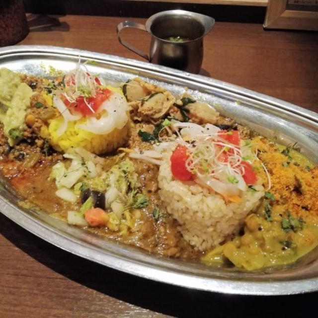 スパイスカレーなどを久しぶり食べてみる。「旧ヤム鐵道」