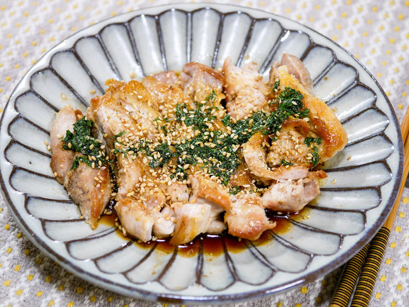 妻が好んで食べる「チキンの香味ソテー」&たまに食べたくなる「焼きそばUFO」