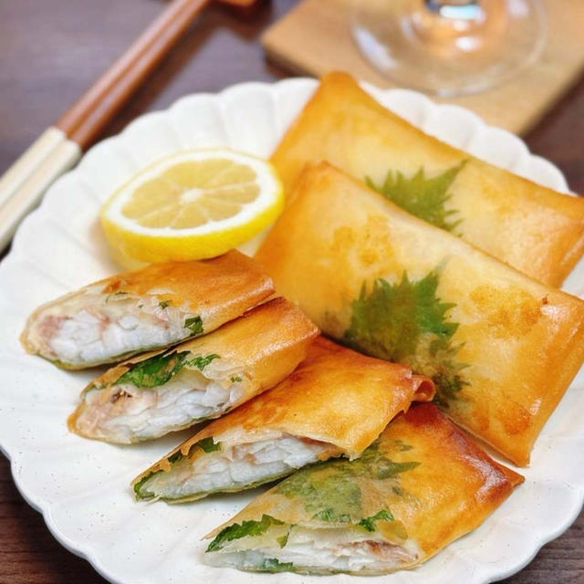 娘もハマった！暑い季節にぴったり！揚げ焼きで簡単♪梅の酸味がクセになる長芋春巻き！