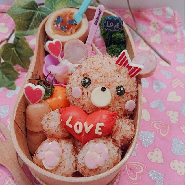 おかかおにぎりでくまさんバレンタイン弁当〖 曲げわっぱ弁当 #平日お昼ご飯はお弁当or外食