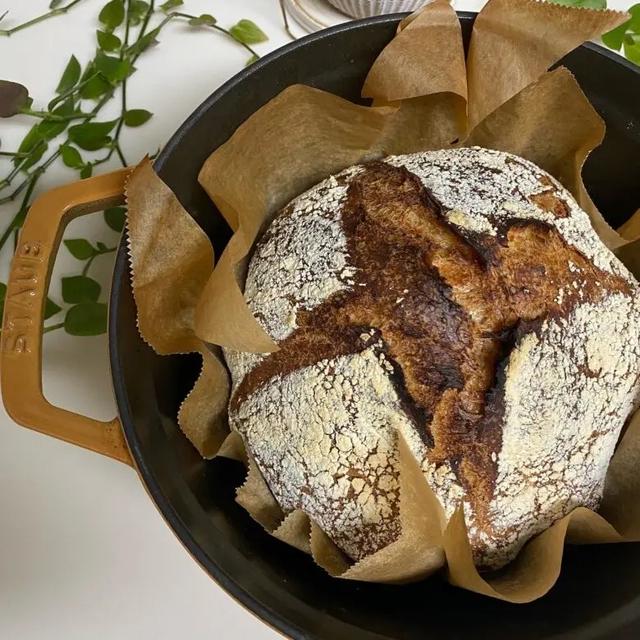 STAUBでパンを焼く　カンパーニュやミルクパン 初心者でも簡単に！