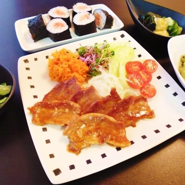 味噌味サムギョプサルと焼きたらこお握りなど