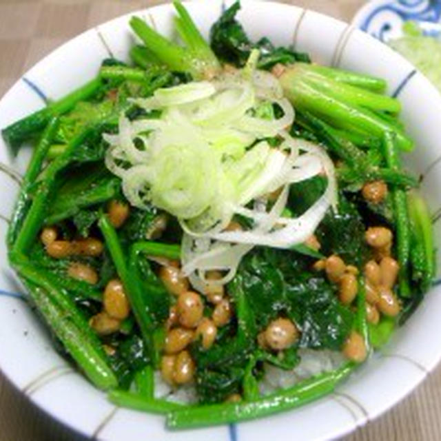 ホウレン草と納豆のバター炒め丼【帰ったら日付が替わりそうな晩には】