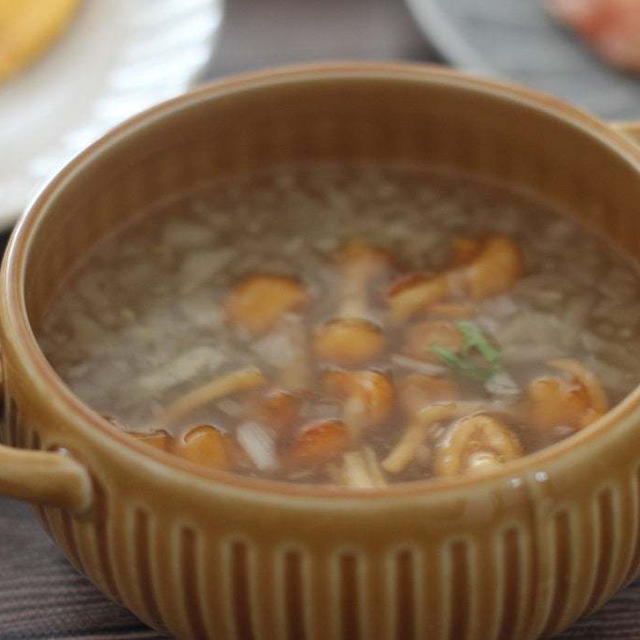 【モラタメ当選】マギーブイヨンで玉ねぎとなめこのスープ