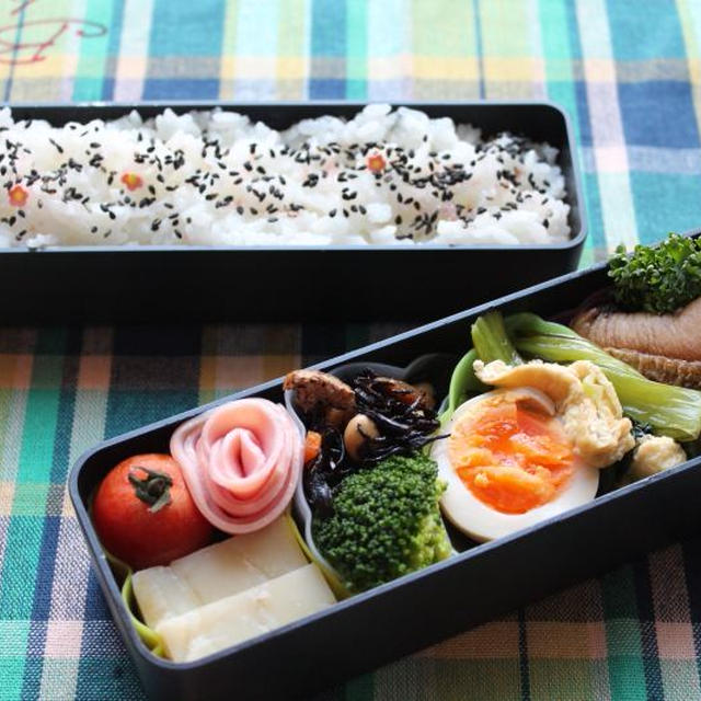 主人のお弁当『味付け卵』がお弁当にぴったり。と、エッセオンライン