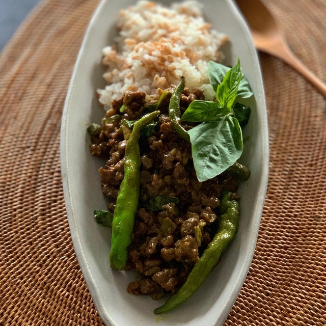 キレイを作る食卓〜牛ひき肉となすのアジアンドライカレー（ハウスのスパイスでお料理上手）〜