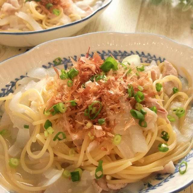 うわさの自販機のだしと、超特大新玉ねぎで！らくらくワンポットスープパスタ