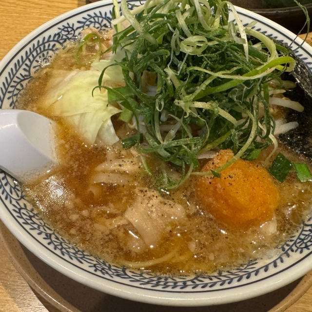 【高松市上天神町】糖質オフ麺が若い女性に人気！「丸源ラーメン」のたっぷり野菜の肉そばを食べて来ました！