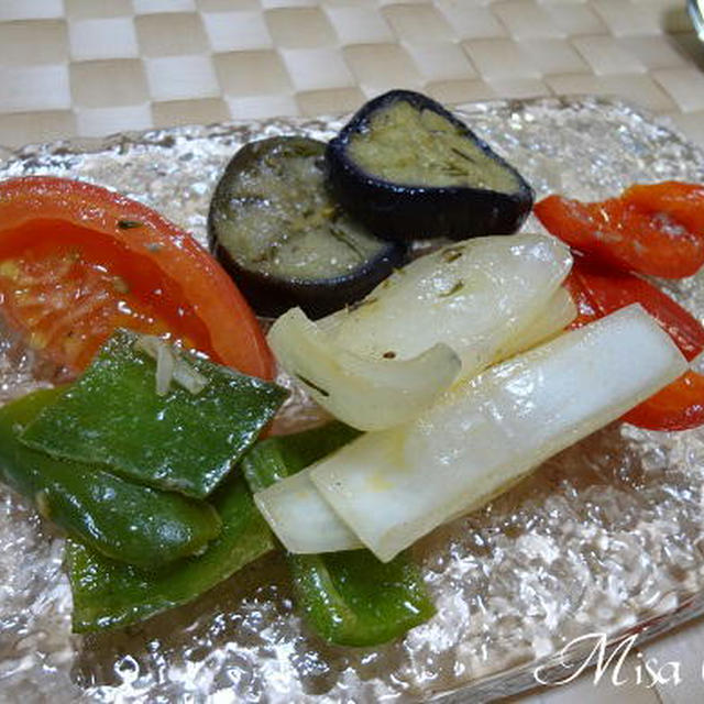 夏野菜マリネ とキャベツとカニカマボコのサラダ