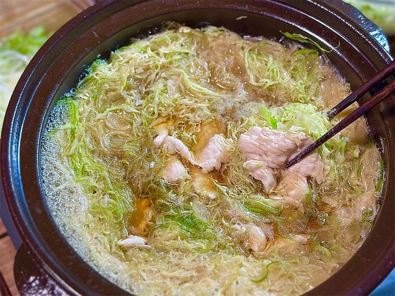 【レシピ】鶏むね肉と千切りキャベツの無限しゃぶしゃぶ鍋