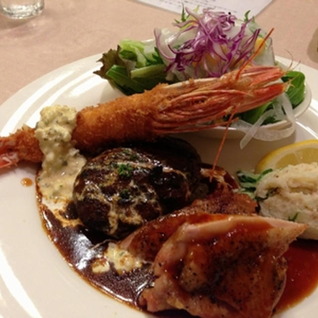 洋食屋AKIRAさんでディナー