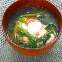 相性抜群のにらと卵で簡単5分！元気になる〜にらと卵の味噌汁。