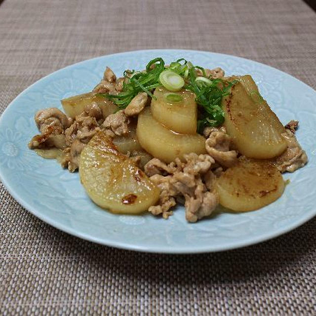 豚こま肉と大根の甘辛炒めなど４品とお吸い物
