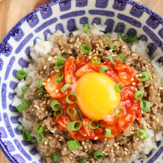 ＊【レシピ】パパッとできて大満足◎味噌豚キムチ丼＊