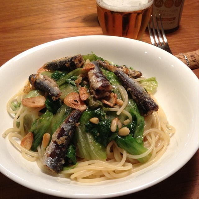 たっぷりレタスとオイルサーディンのパスタ