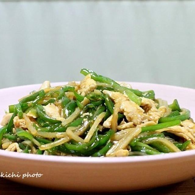 鶏ささみ肉でチンジャオ炒め＆「たことアスパラのピリ辛炒め」＆本日は撮影です