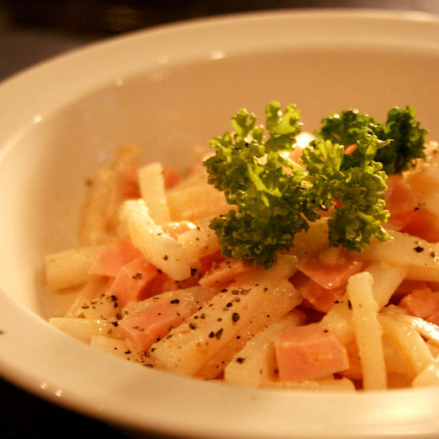 大根と魚肉ソーセージの明太サラダ。